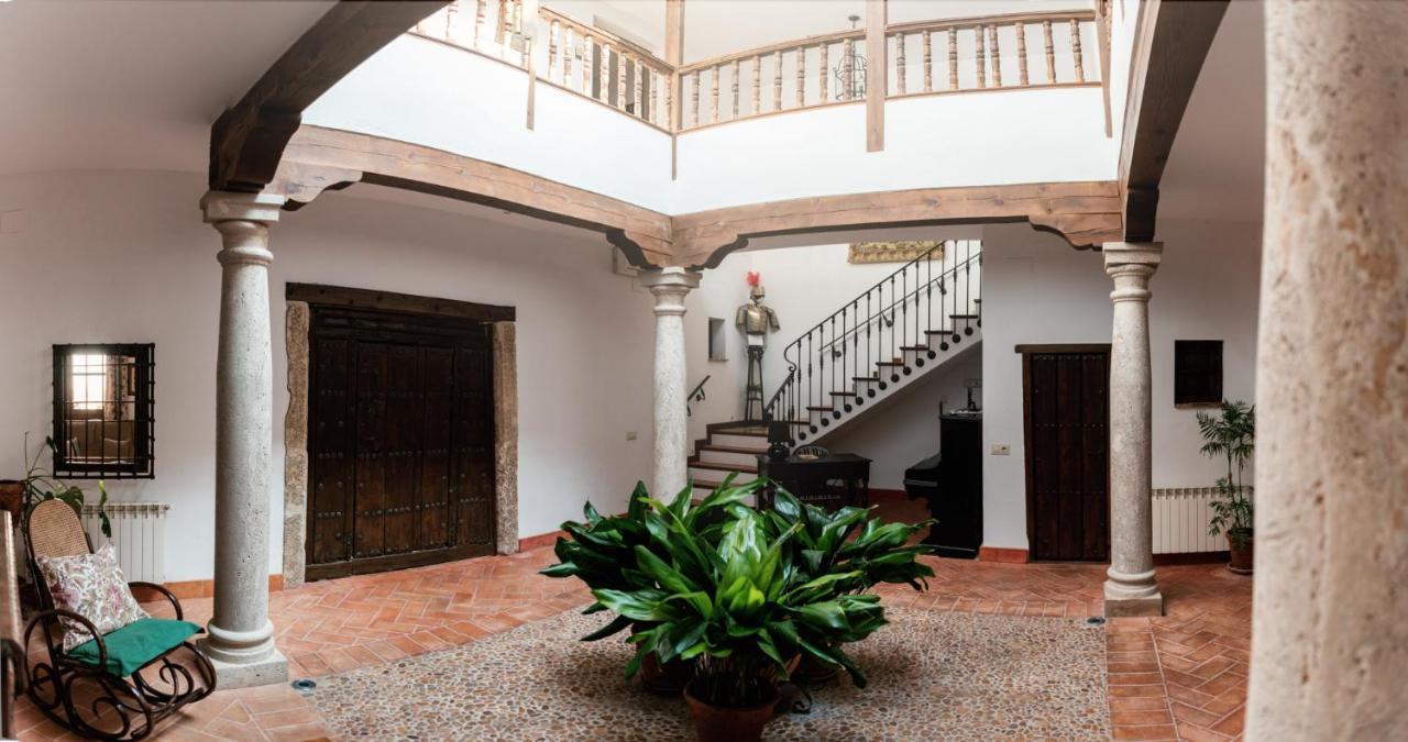 Casa Del Comendador De Almagro Exterior photo